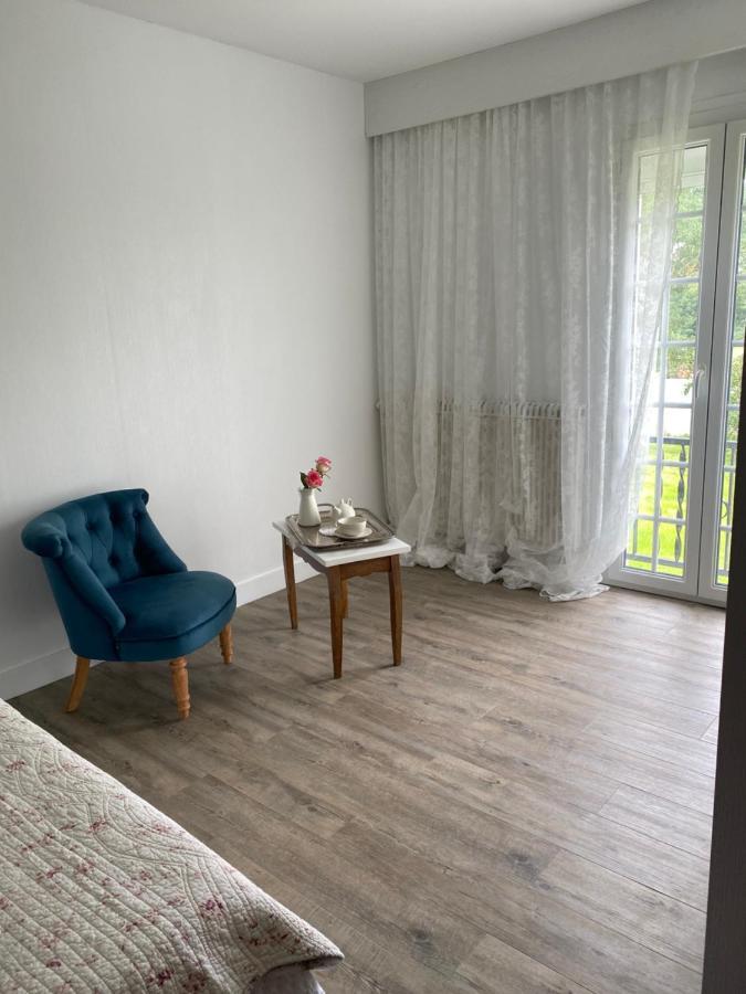 Le Vieux Moulin Bed and Breakfast Bouhet Exteriör bild